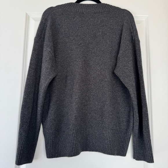NWT QUINCE Women Mongolian Cashmere Oversized V-Neck Sweater Heather Charcoal XS - Picture 6 of 11